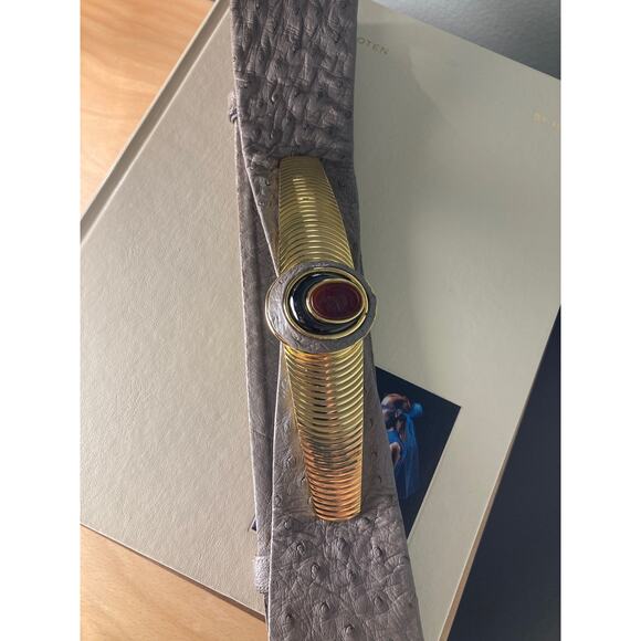Judith Leiber Incredible Grey Ostrich Leather Belt Gold Roman Cameo Onyx Buckle - Picture 6 of 8